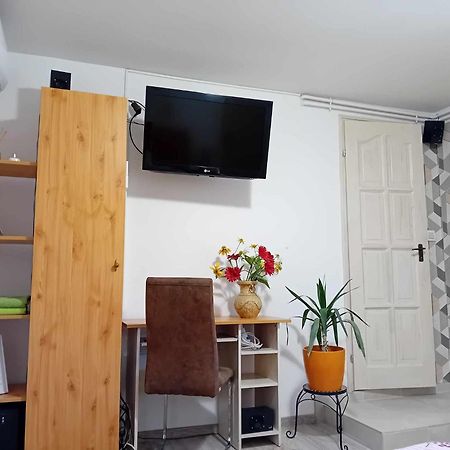 Edi Apartman Vecsés Eksteriør bilde