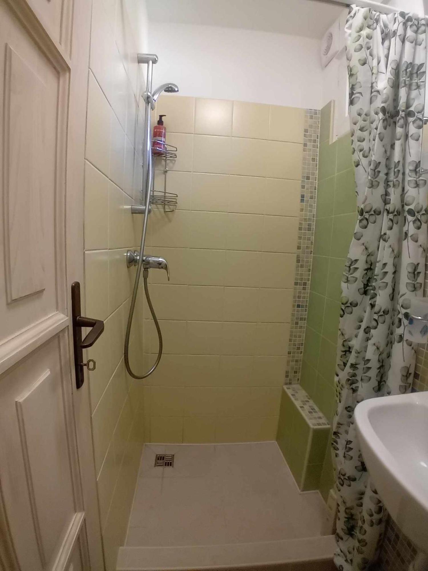 Edi Apartman Vecsés Eksteriør bilde